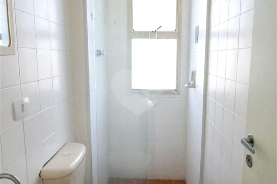 Apartamento em Santana com Sacada e Vaga de Garagem, a 650 m do Metrô