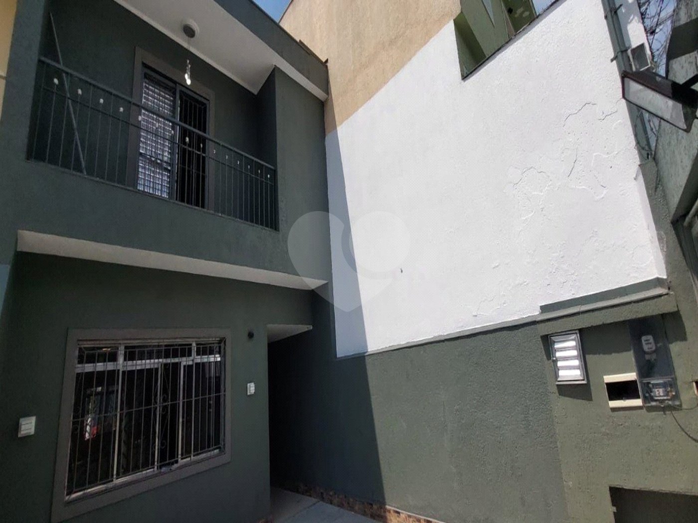 Casa Sobrado à venda de 4 dormitórios sendo 1 suíte e 2 vagas na Saúde