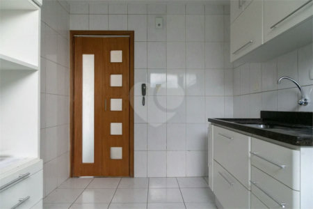 Apartamento no Cambuci com 2 dormitórios e vaga à venda