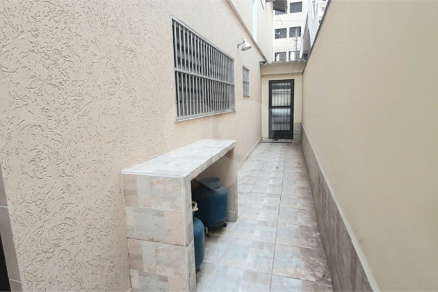 Sobrado amplo com 3 quartos, suíte e quintal para venda no Tremembé !!!