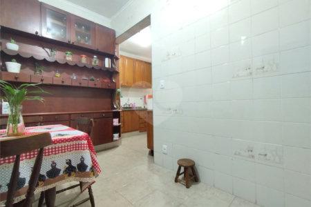 Santa Cecilia. 02 dormitorios. reformado, próximo metrô.