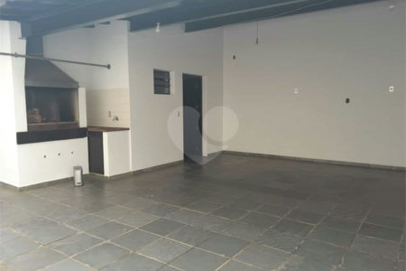 Linda casa para venda / Locação em bairro nobre
