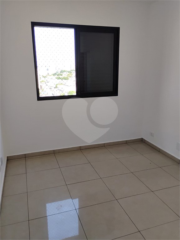 Vende-se apartamento na Vila Mascote
