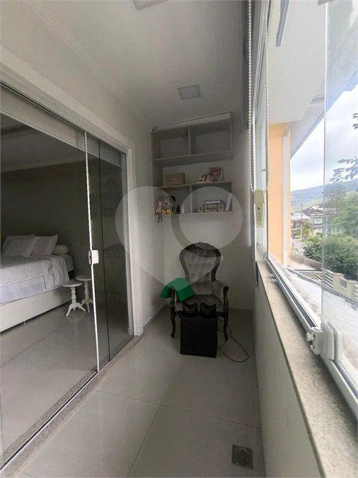 Casa de alto padrão no condomínio Golden Village