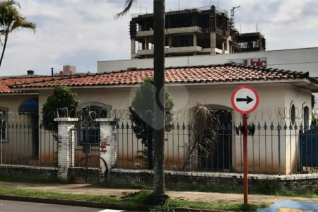 CASA À VENDA COLOCADA COM A SANTA CASA