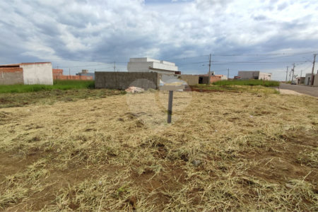 Terreno à Venda em São Carlos, no bairro Jardim Embaré