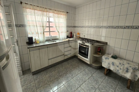 Casa com 185m² , 3 dormitórios , 2 vagas , à venda no Jd. Alzira Franco , em Santo André.