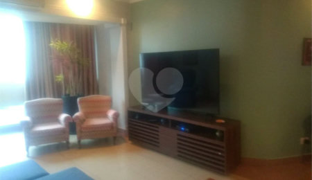 Apartamento à venda com 3 quartos, sendo 1 suíte,  em Gonzaga, Santos, SP