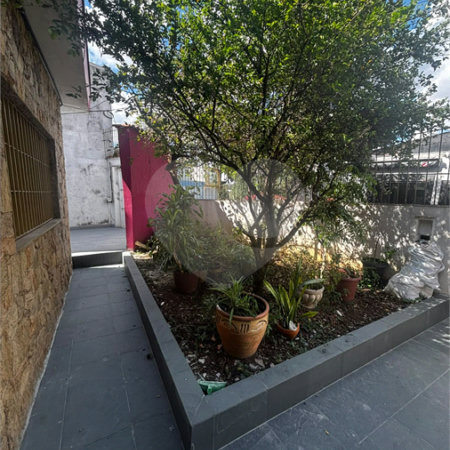 Casa com 70m², 3 dormitórios, sendo 1 suíte, 4 vagas, à venda no bairro do Ipiranga.