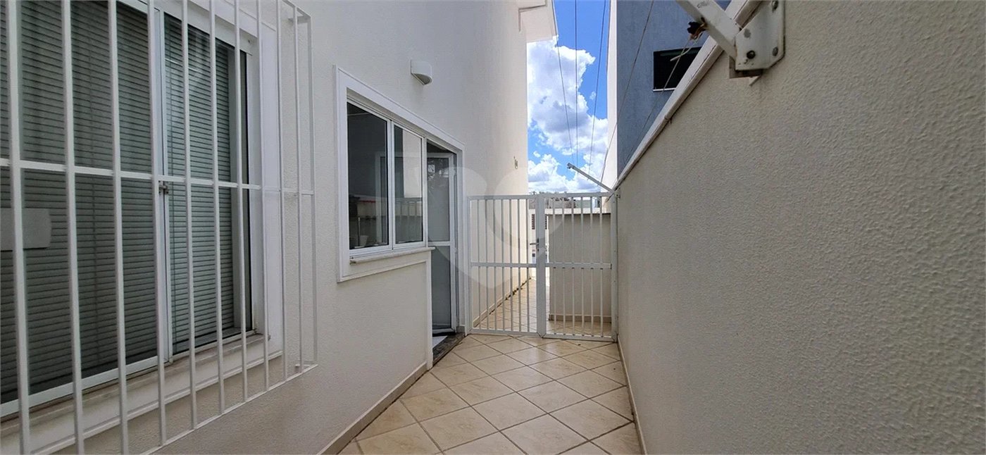 Lindo sobrado com 4 suites e piscina à venda, 365m², por R$ 2.450.000,00 no condomínio Villa Suiça, em Indaiatuba/SP.