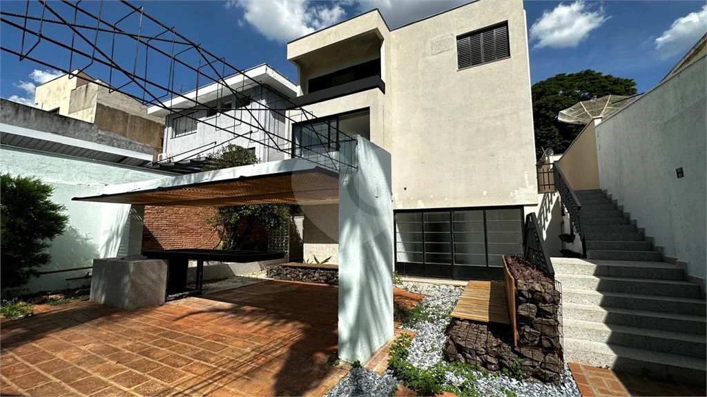 Casa Comercial disponível para venda e locação no Bairro Cidade Jardim em Piracicaba - SP.