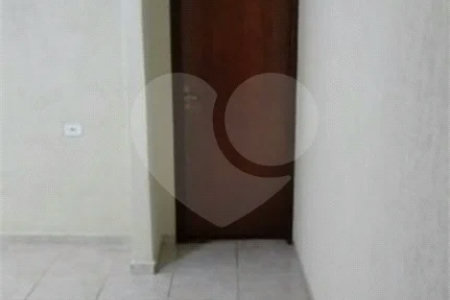 4 casas independentes em terreno de 245m² , à venda no Jardim Soares em Guainazes.