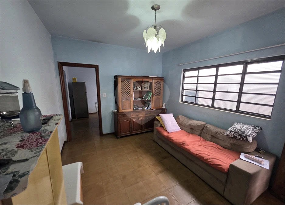 Casa térrea, 2 dormitórios com salão comercial Jd. Nova São Carlos