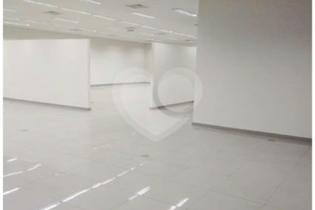 Loja com 280 m² para locação na Penha