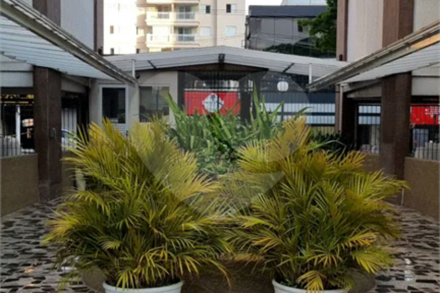Apartamento á venda - Vila Guarani três dormitórios