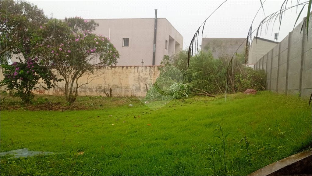 Terreno em Atibaia com 360 metros, bairro Jardim dos Pinheiros, pronto para construir