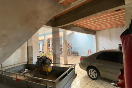 Casa Térrea com 2 dormitórios, sendo 1 suíte.
