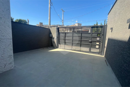 Casa Assobradada com 3 suítes na Vila Thais em Atibaia