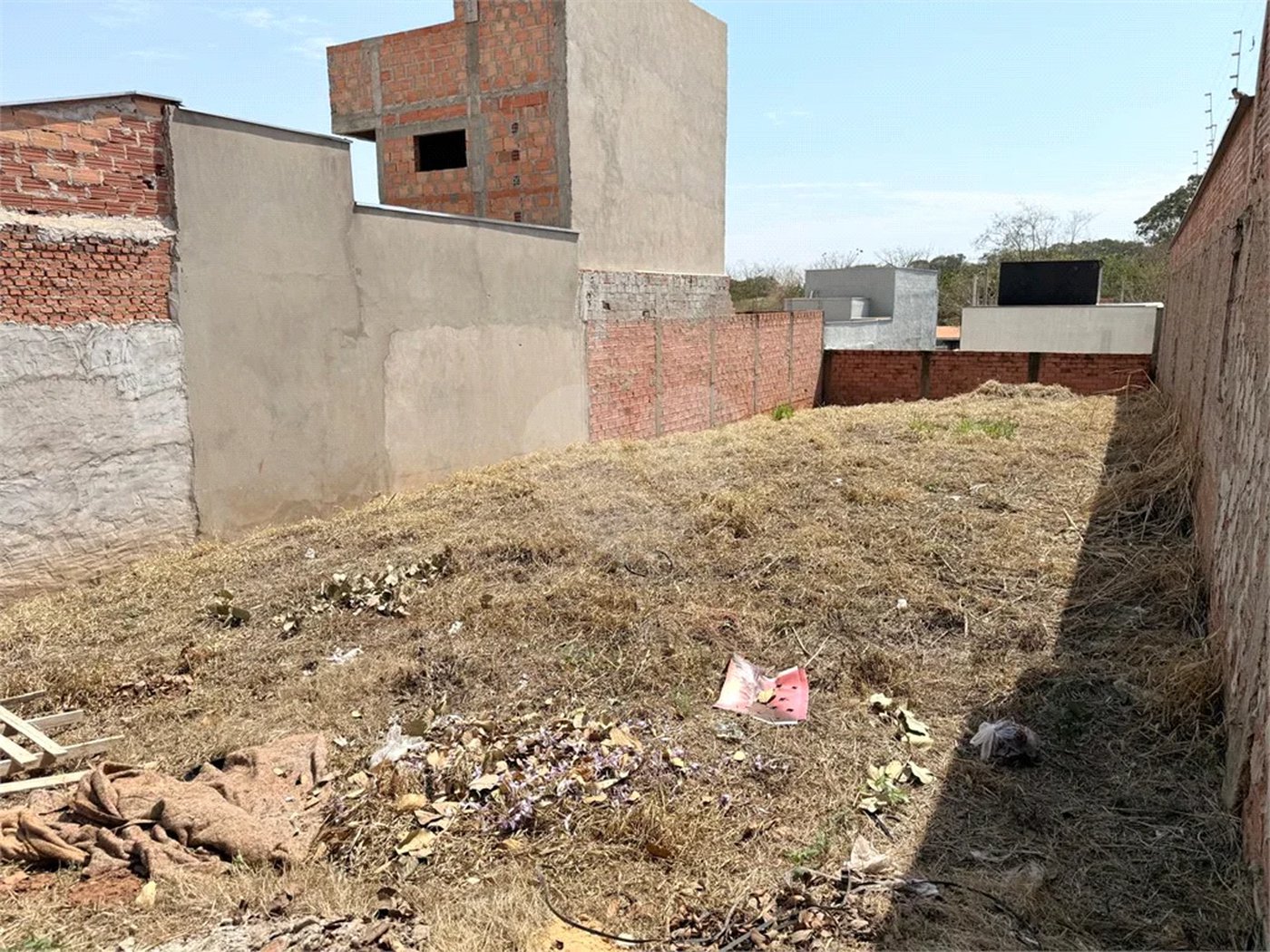TERRENO À VENDA – CAMPOS DO CONDE