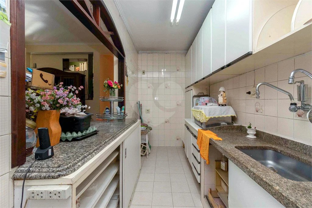 Casa a venda na Moóca 250m² três dormitórios sendo uma suíte duas vagas de garagem.