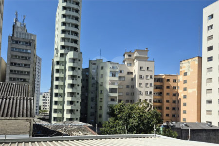 Apartamento 2 quartos, sacada e vaga em Santa Cecília