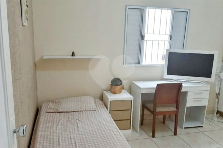 Casa Térrea de Vila - 2 Quartos / 2 Vagas - metrô Alto do Ipiranga