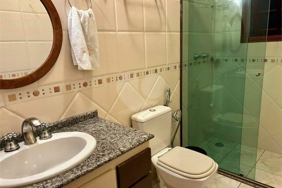 Excelente Sobrado na Vila Matilde. Venha fazer uma visita.