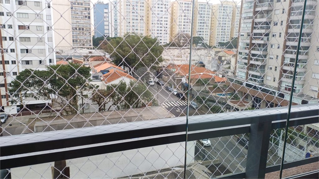 Apartamento a venda na Saúde 2 dormitórios com 2 vagas de garagem demarcadas. Aceita e estuda Permuta.