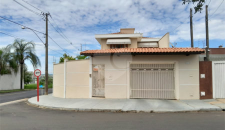 Casa à venda com 3 quartos, sendo 2 suítes,  em Planalto Paraíso, São Carlos, SP