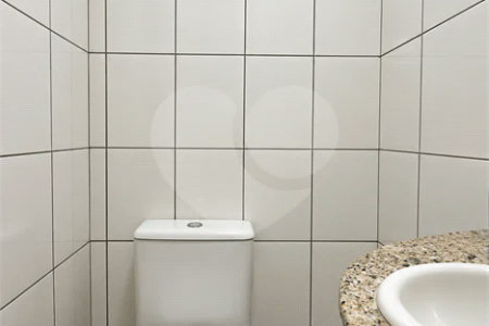 Cobertura duplex no Centro de São Bernardo do Campo, com 3 suítes, hidromassagem, mini spa, área gourmet e 2 vagas de garagem. Aceita permuta por apartamento de menor valor.