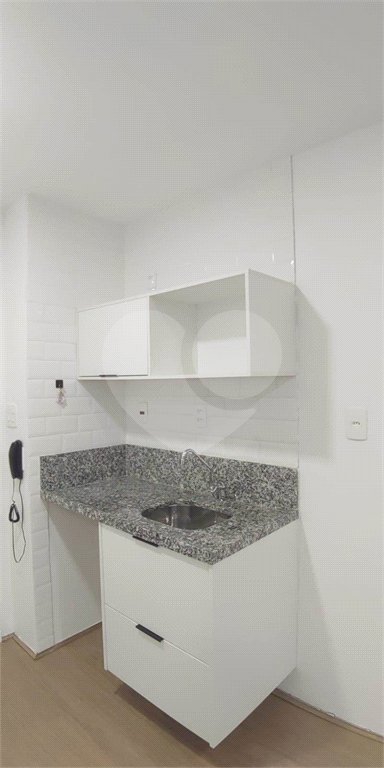 Apartamento tipo Studio em frente ao Metrô Brás - Centro - São Paulo - SP