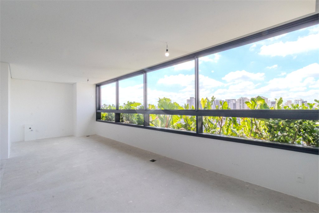 Apartamento à venda com 3 suítes em Campo Belo, São Paulo, SP