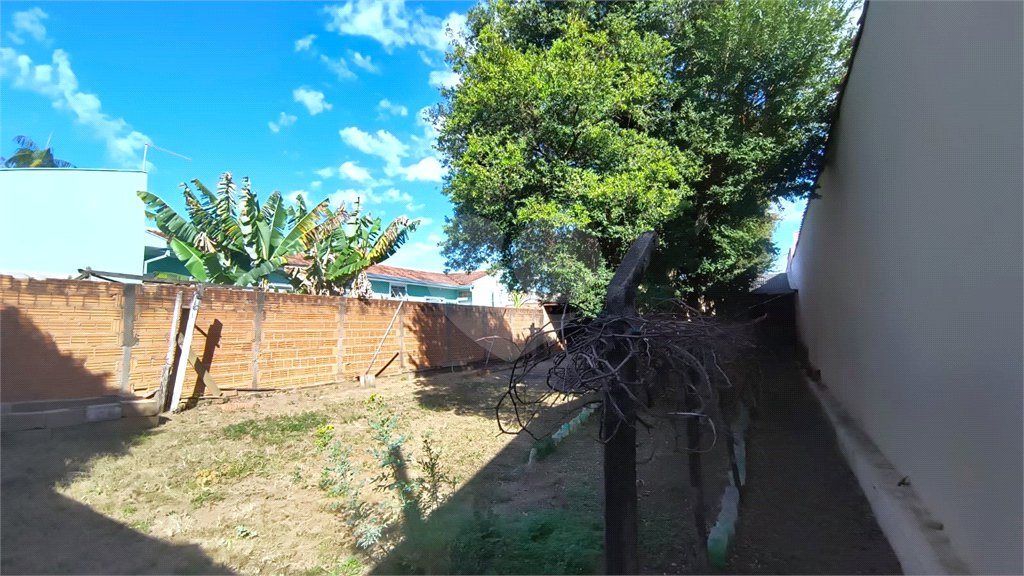 Terreno á venda no Jardim Tangara.