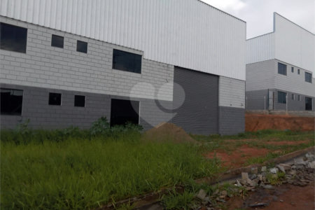 Galpão de 1200 m ² novos para locação em Nazaré Paulista/ Atibaia
