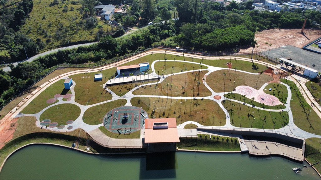 Lote a venda de 266,00m² no Residencial Capivari - Louveira-SP