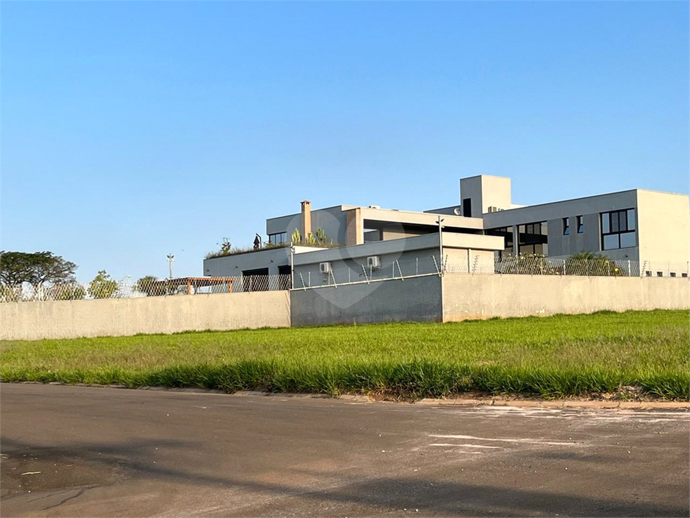 Lote disponivel para a venda no condominio Cavalinno