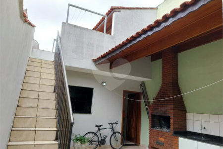 Casa com 324m², 4 dormitórios, sendo 1 suíte, 4 vagas, à venda no Jardim Las Vegas em Santo André.