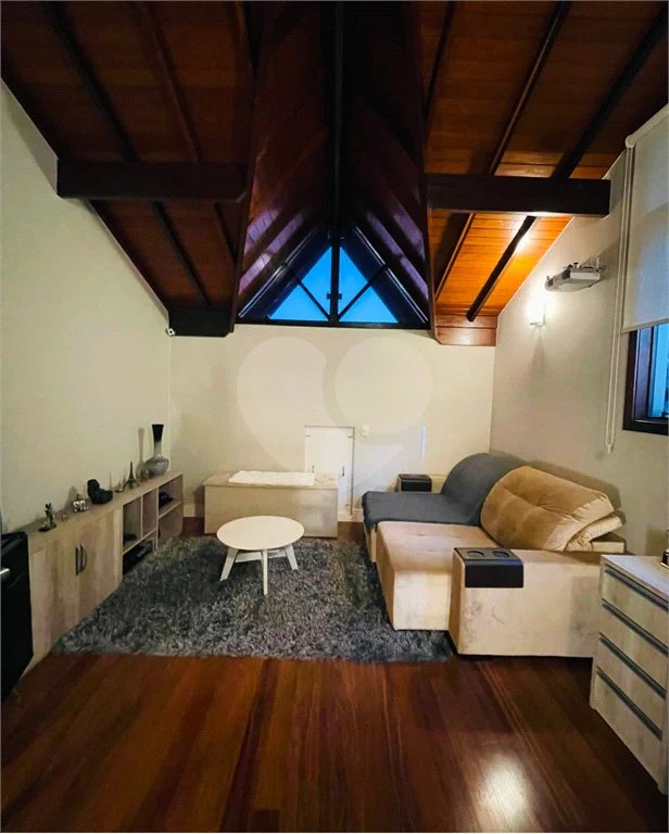 Casa para alugar com 4 quartos, sendo 2 suítes, no condomínio Floradas da Serra, São Paulo - SP