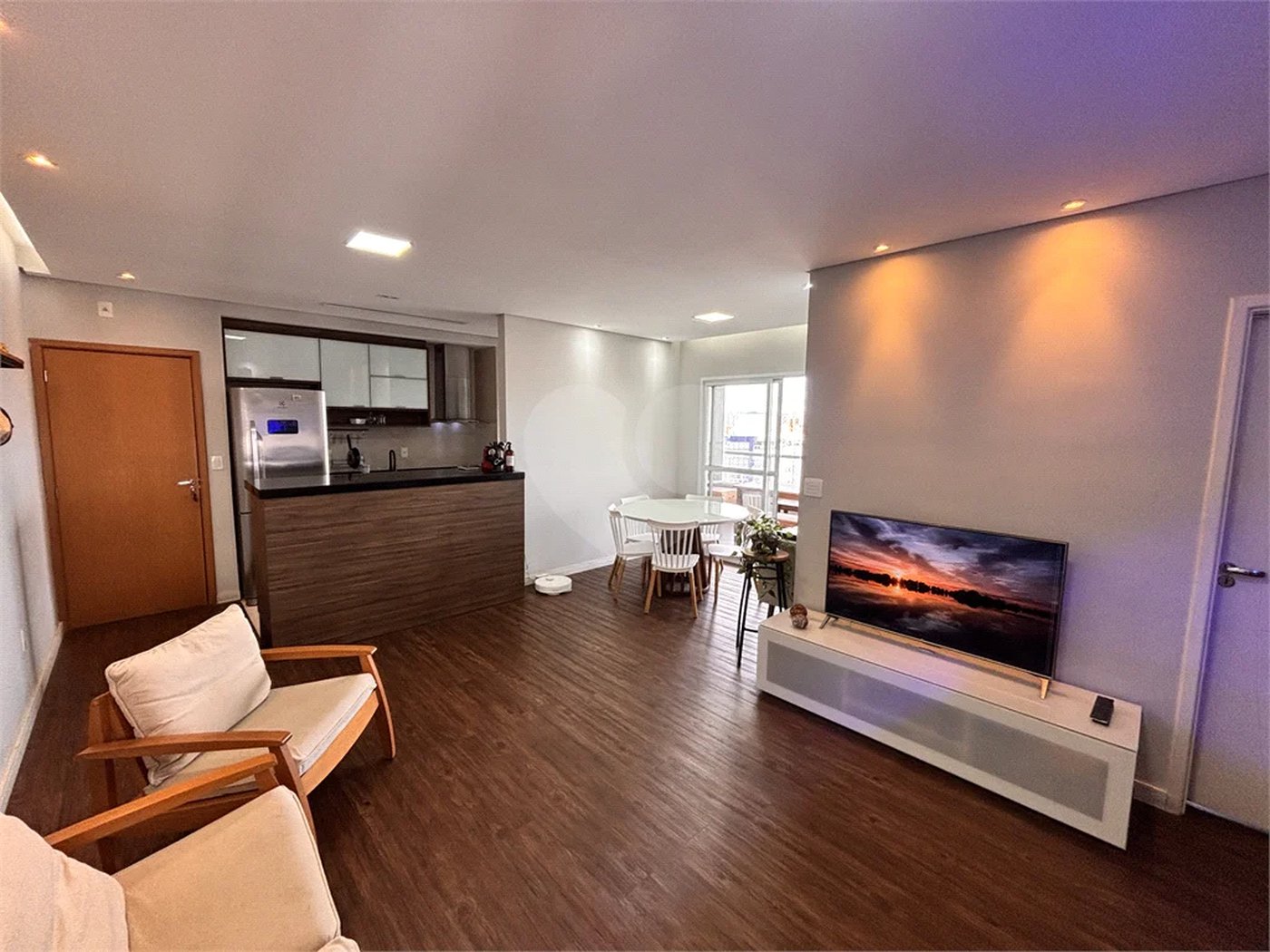 Apartamento com 77m² , 2 dormitórios , sendo 1 suíte , 2 vagas de garagem , a venda no bairro Rudge Ramos.