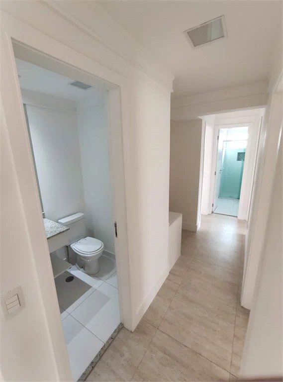 Apartamento à venda ou para alugar com 3 quartos, sendo 1 suíte, em Parque Reboucas, São Paulo, SP