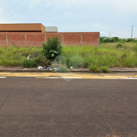 Terreno com 145,43 m² de área total.