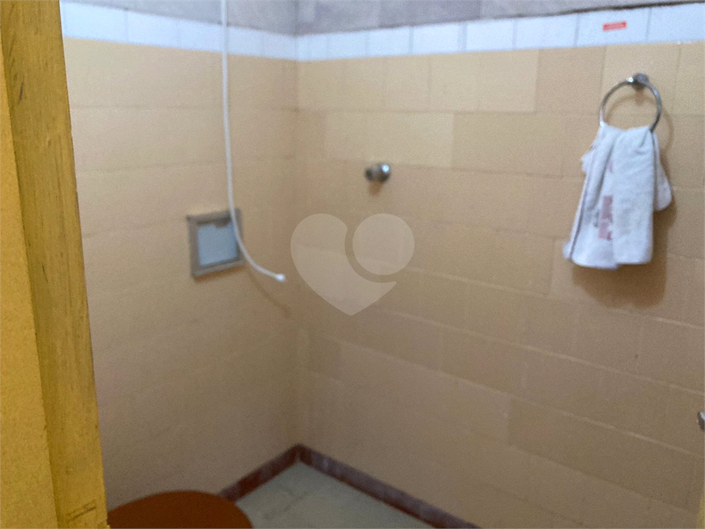Vende-se excelente casa próxima ao Centro
