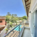 Magnífica Casa Contemporânea na Fazendinha - 4dorms | 3 Suites | Gourmet, piscina, lareira, hóspedes, escritório! Muito Verde e Tranquilidade em um dos melhores condominios da Região .