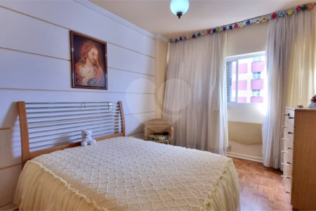 Apartamento à Venda na Bela Vista com 60m², Excelente Localização e Potencial de Reforma