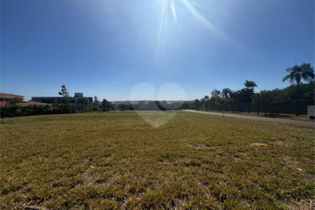 Terreno para venda no condomínio de alto padrão Damha Golf