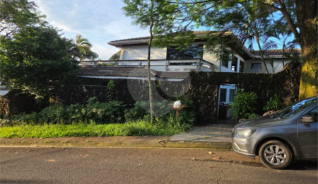 Casa à venda com 5 quartos, sendo 3 suítes,  em Jardim do Lago, Atibaia, SP