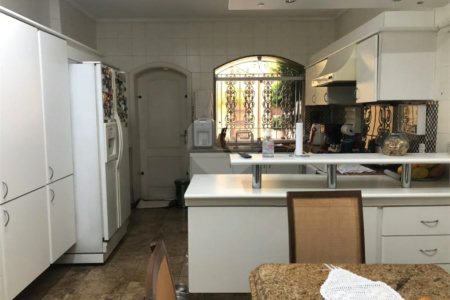 Sobrado com 363m² à venda no Alto da Moóca - 3 suítes e 6 vagas.