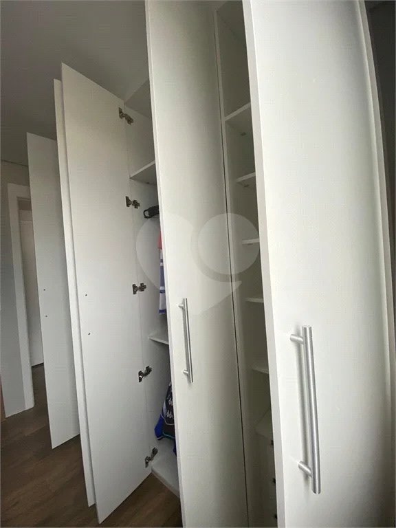 EXCELENTE APARTAMENTO Localizado no bairro do Bom Retiro próximo à Avenida Santos Dumont, com acesso