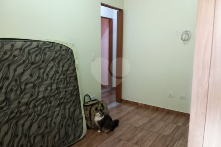 Terreno á venda com 2 casas na Vila Rosália, Guarulhos, SP.