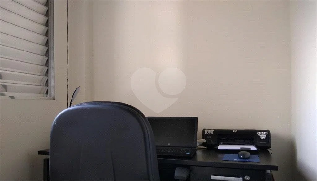 Apartamento com três dormitórios no Bom Retiro.